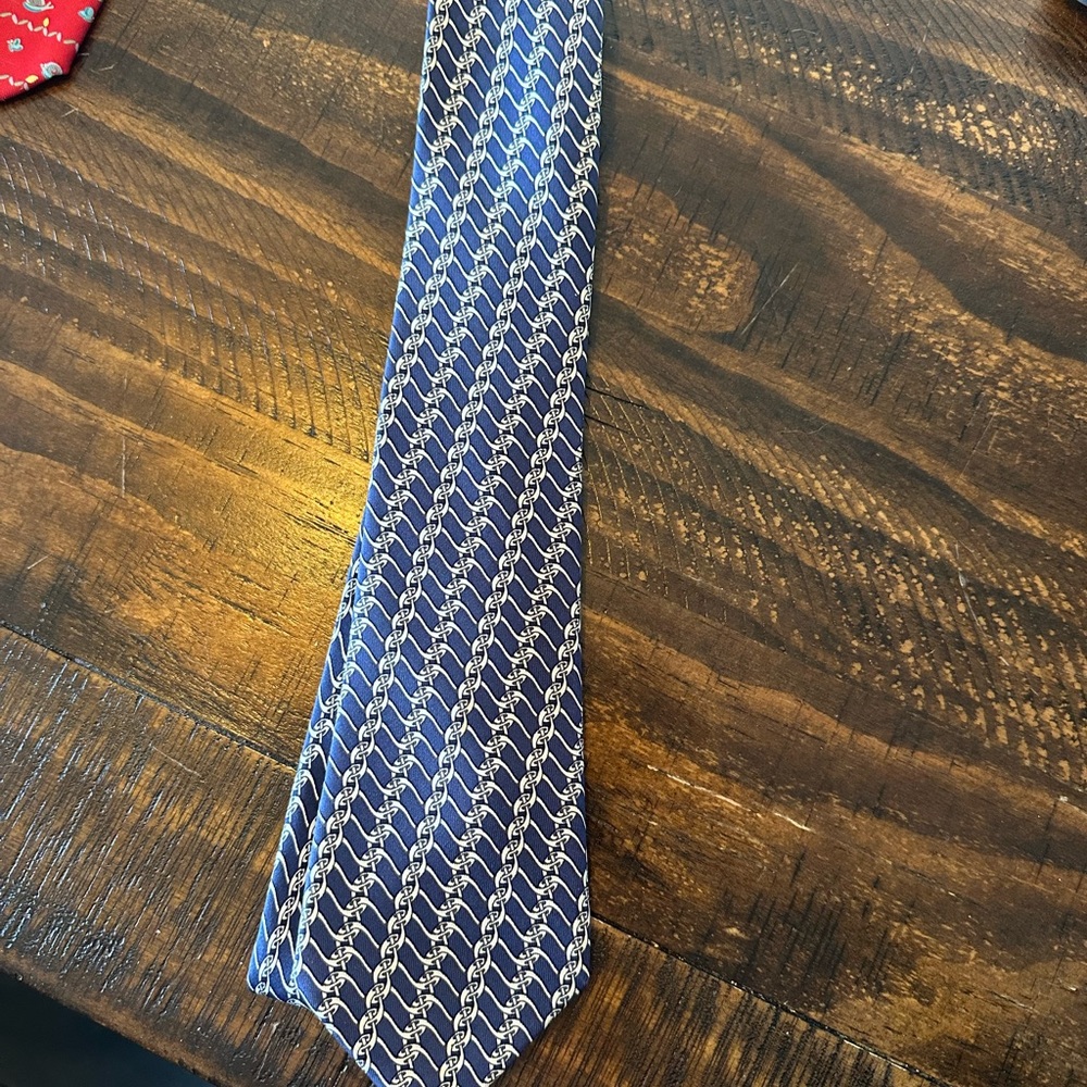 Hermes Blue and White Chain Pattern Tie